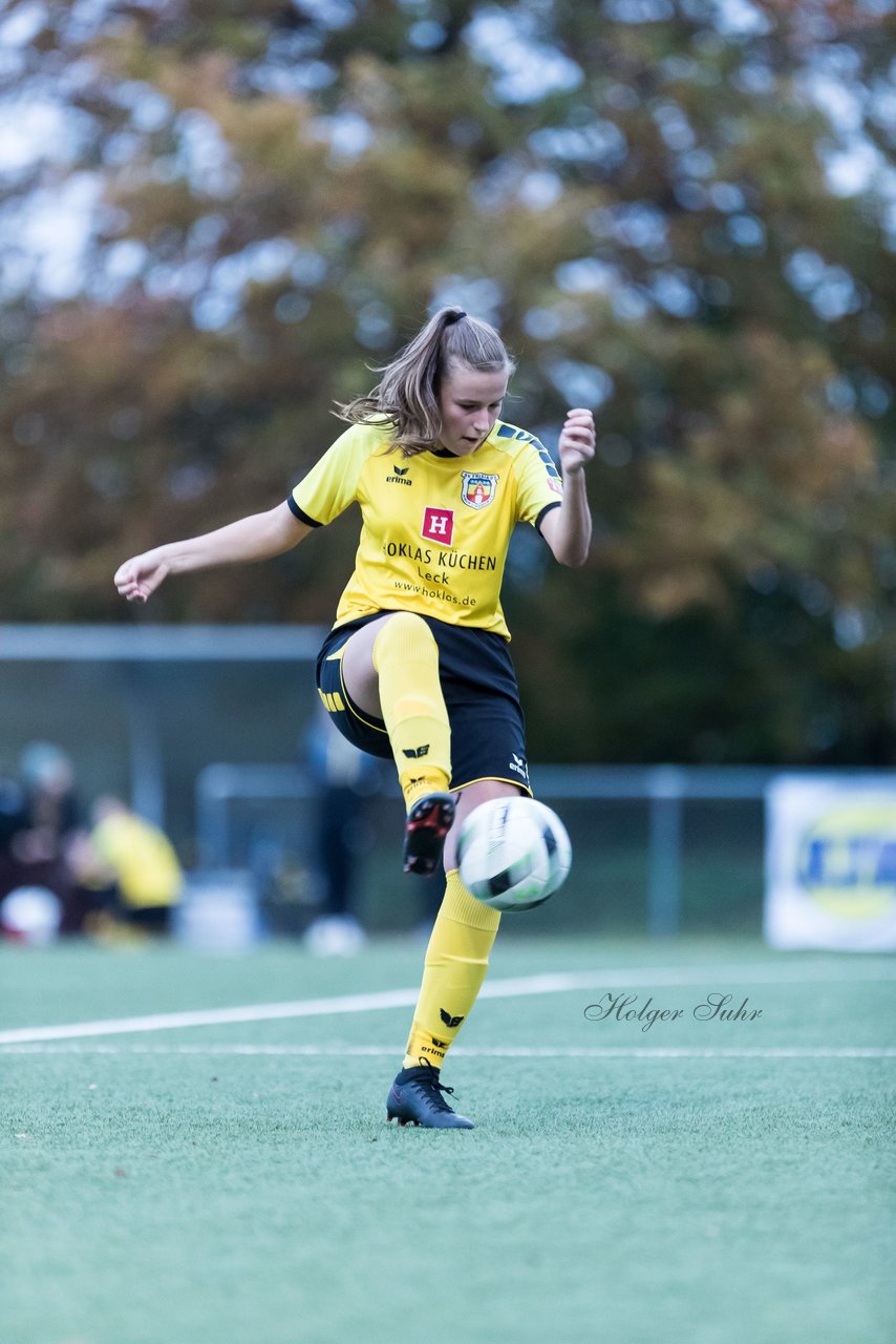 Bild 352 - F SSC Hagen Ahrensburg - SV Frisia 03 Risum-Lindholm : Ergebnis: 2:0